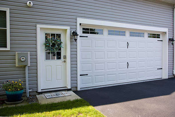 24/7 Emergency Garage Door Panel Replacement experts in Vermilion, OH
